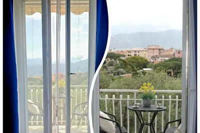 Image de Sea view studio 400mt from Sorrento center - Kitchen, balcony, Wi-Fi, washing machine