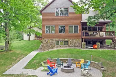 Image de Large Executive Lake Home On Popular Northern Wisconsin Chain of Lakes
