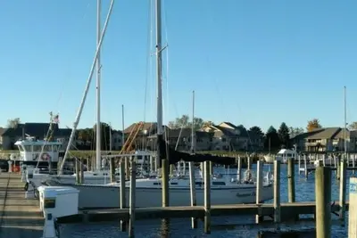 Image de Two Bedroom Sailboat