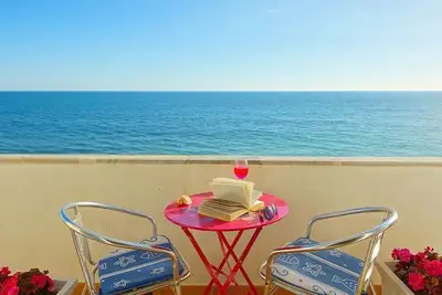 Image de \"Inn the Beach\" Appartement de 3 chambres au deuxième étage