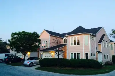 Image de Awesome Studio Townhouse in Cranberry Village Collingwood!
