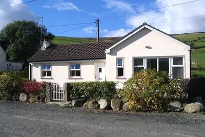 Image de Cosy 3 Bedroom Cottage\nSleeps 6\nWheelchair accessible\nLarge Garden\nSwing & Slide