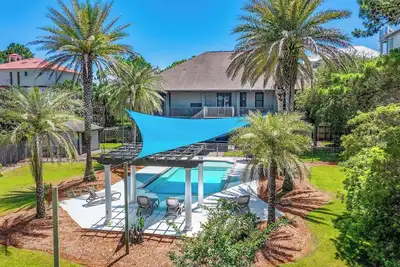 Image de Crawdaddy’s Casa - Dune Allen Beach, Heated Private Pool, Steps to the Beach!