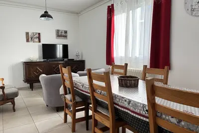 Image de Maison confortable Ă Villard-de-Lans - 8 couchages, WiFi, parking gratuit, proche des pistes et du centre.