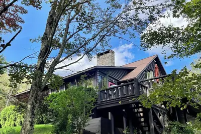 Image de Catskill Mountaintop Log Retreat - A quiet nature retreat