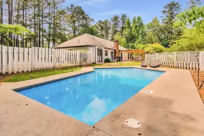 Image de The Poolside 4br Stylish Luxury Sanctuary