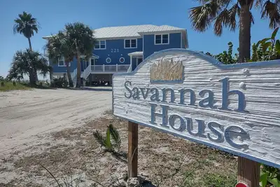 Image de Savannah House \"B\" 2 Bedroom 2 1/2 Bath on the Beach!