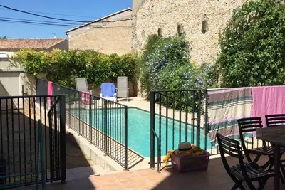 Image de Magnificent Large Family Home with Pool