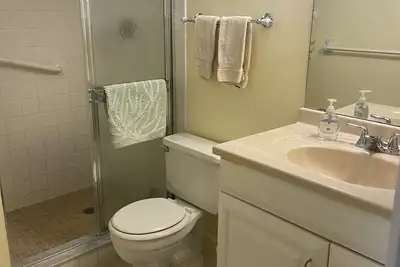 Image de Water Front Condo with Heated Pool
