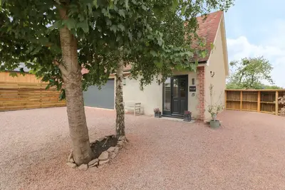 Image de The Loft, romantic, luxury holiday cottage, with a garden in Hereford