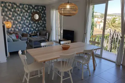 Image de Appartement de 70m2 Ă Bandol, 2 chambres, vue mer, 5 min Ă pied de la plage