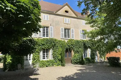 Image de Le Domaine du Martray - Maison de famille typique du sud de la Bourgogne
