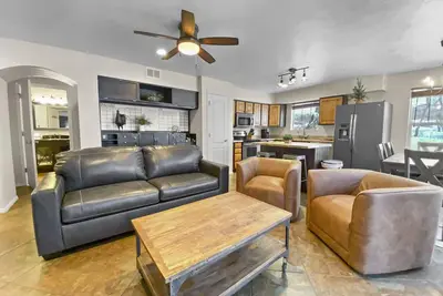 Image de Minutes to Deer Valley Resort-Shared Hot Tub Pool! Year Round Park City Fun!