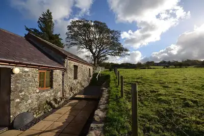 Image de Ysgubor - a bungalow that sleeps 4 guests in 3 bedrooms