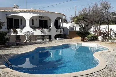 Large villa 10km from the beaches