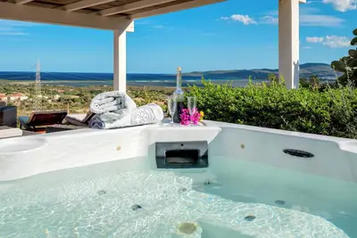 Image de Appartement de vacances panoramique \"Isuledda\" avec vue sur la mer et piscine partagée