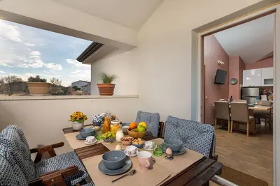 Image de Apartment in a single house surrounded by nature, close to the beach