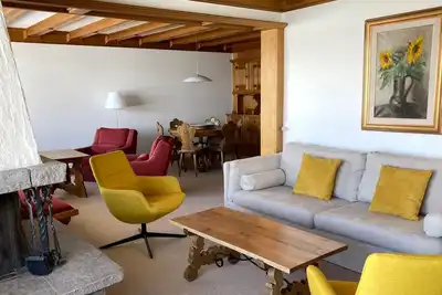 Image de Popular and centrally located residential building in St.