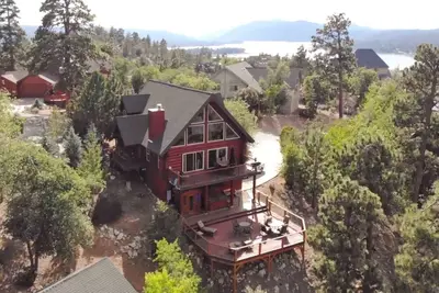 Image de BearPaw Retreat - Real Log/AmazingViews/Mins to Lake/Tesla Charger