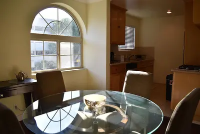 Image de Walk everywhere in Beverly Hills, Cozy 1 bedroom