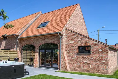 Image de Belle maison Ă Dixmude avec jacuzzi
