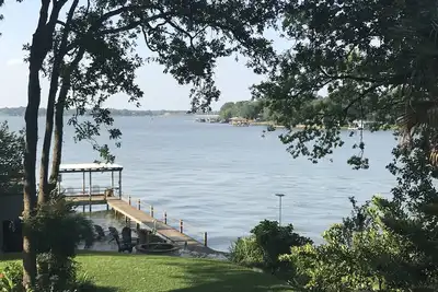 Image de 2 Steps Se of Dallas Waterfront 4 Bedroom 2 Bath Sleeps 12 2400 sq ft