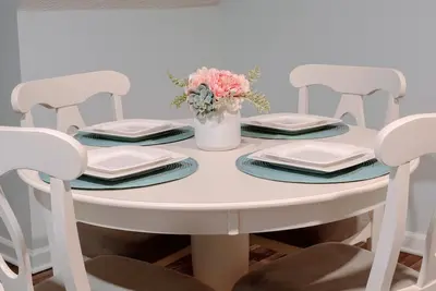 Image de New Luxury Studio Suite. Superhost with 4. 9 Stars on Airbnb. Sleeps 4