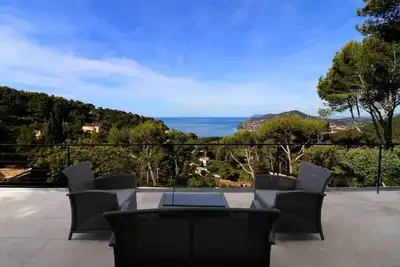 Image de Location maison vacances Var, Villa vue mer, piscine Ă Carqueiranne