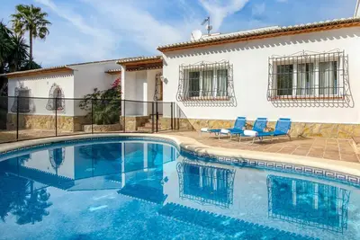 Image de Belle maison de vacances privée avec climatisation, Wifi, piscine privée, Tv, terrasse, parking