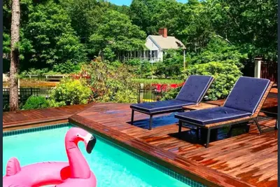 Image de Family Getaway: Heated Pool, Hot Tub And Deep Water Dock