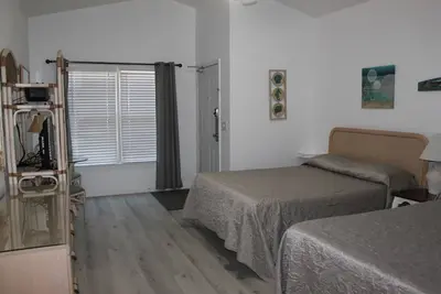 Image de Sea Trail Resort--Beach 1 Mile, Ground Level, Linens Provided. No Cleaning Fee