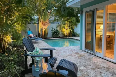 Image de Completely Renovated Post Hurricanes w/ heated pool, 5 min walk to beach