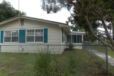 Image de Newly Renovated Coastal Living Style within 12 minutes of Carrabelle Beach