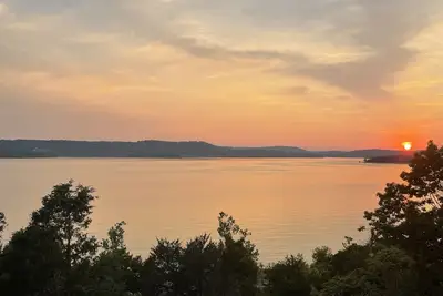 Image de Branson's Greatest Lake Front Condo at Emerald Pointe, 2bd, 2ba on 3rd Floor