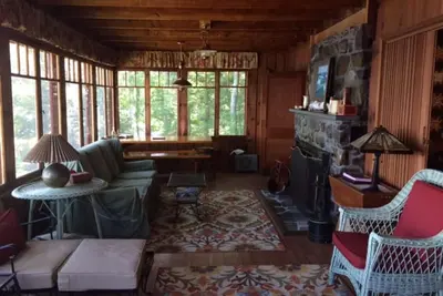 Image de Classic Lake Front Maine Camp/Cottage
