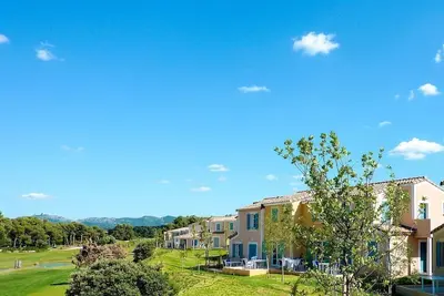 Image de Maison duplex 5\/6 personnes (2 chambres) sur un Golf près d'Aix en Provence