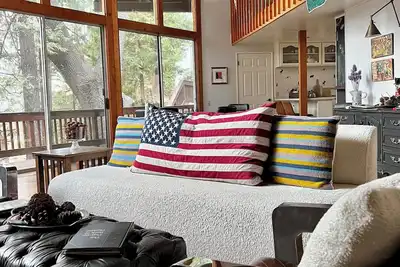 Image de Relaxing Mountain Retreat with lots of decks and Ev charging +Ac