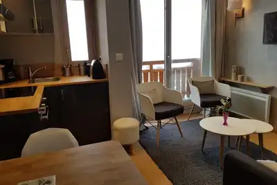 Image de Magnifique studio de 24m², avec balcon exposé plein sud, vue imprenable sur les massifs. . .