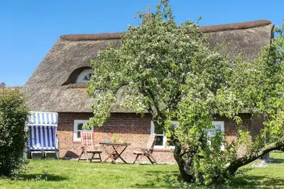 Image de Thatched-roof house Haubarg-Kieker - Vacation home Haubarg Kieker