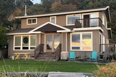 Image de Custom Family Beach House - Pet-Friendly - last minute discounts available