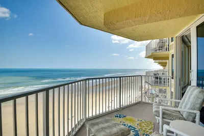 Image de Daytona Beachfront Condo w/ Pool, Tennis, & More!