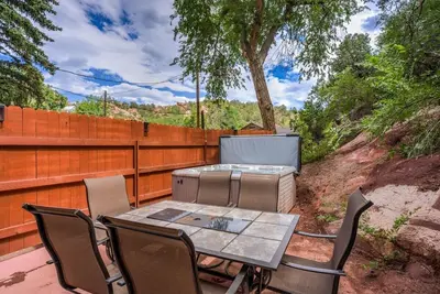 Image de 3br Manitou Springs 2min to Restaurants, Hot Tub!
