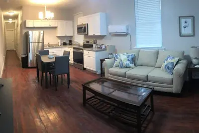 Image de Lovely Saint Claude Newly Renovated Apartment!