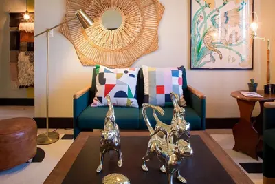 Image de Beautiful 2/1 Eclectic Modern Apt - We Are Joyful