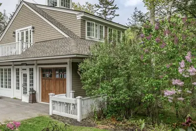 Image de 8 acres overlooking casco bay