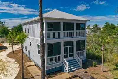 Image de \"Playing It Koi\" Is A 3bd/2ba Modern Home W/2 Community Pools, Trails, Restaurants & Shops!