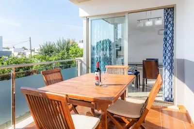Image de Appartement climatisé avec balcon, piscine et Wi-Fi