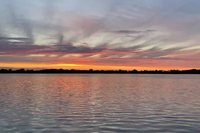 Image de Beautiful Lake Front Home - 45 minutes from the Twin Cities