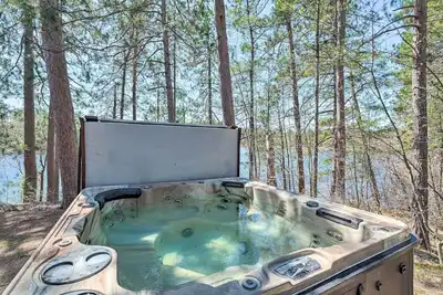 Image de Quiet Waterfront Cabin w/ Dock, Game Room, Hot Tub