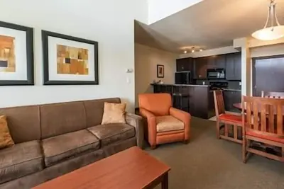 Image de Penthouse King Suite / Hot Tub / Bbq